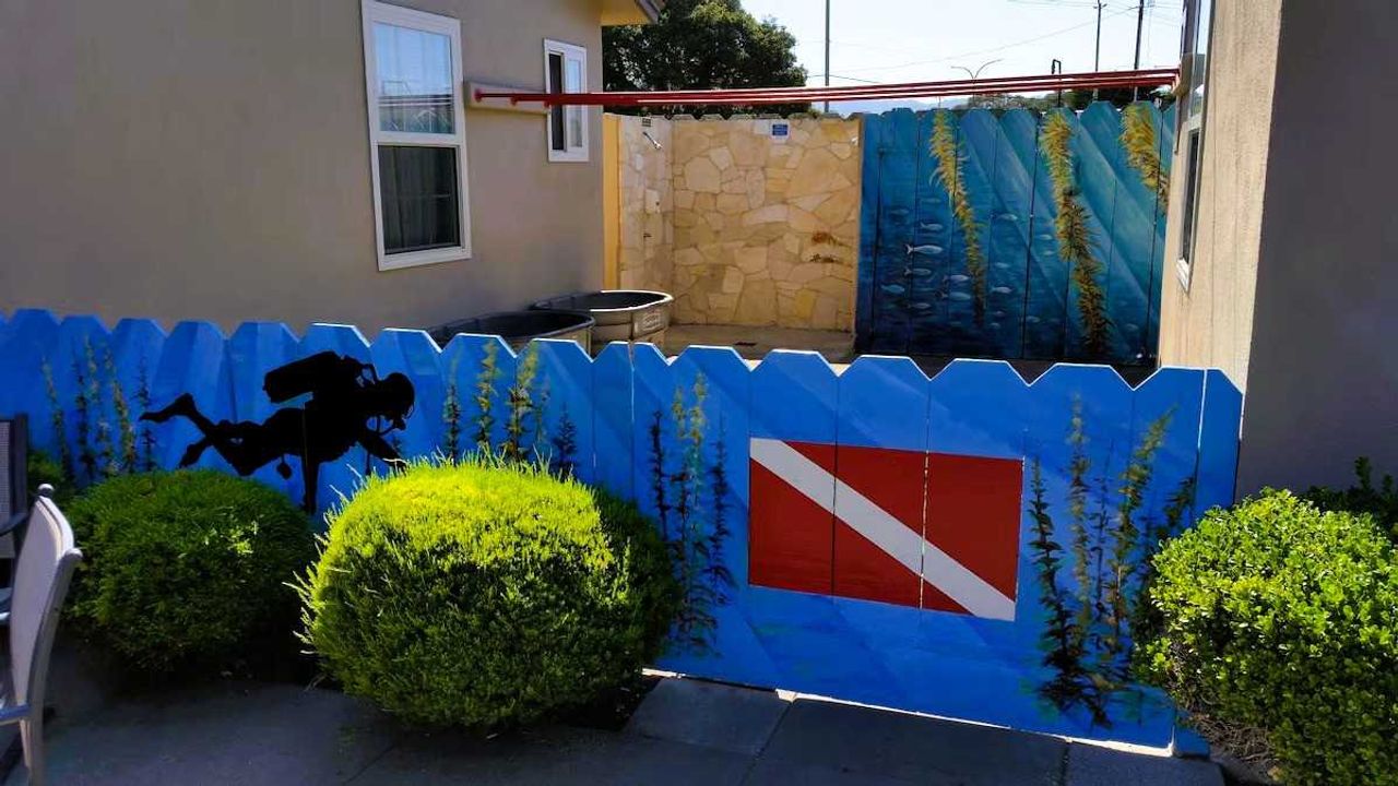 Photo of Lone Oak Lodge - Outdoor scuba diver rinse station