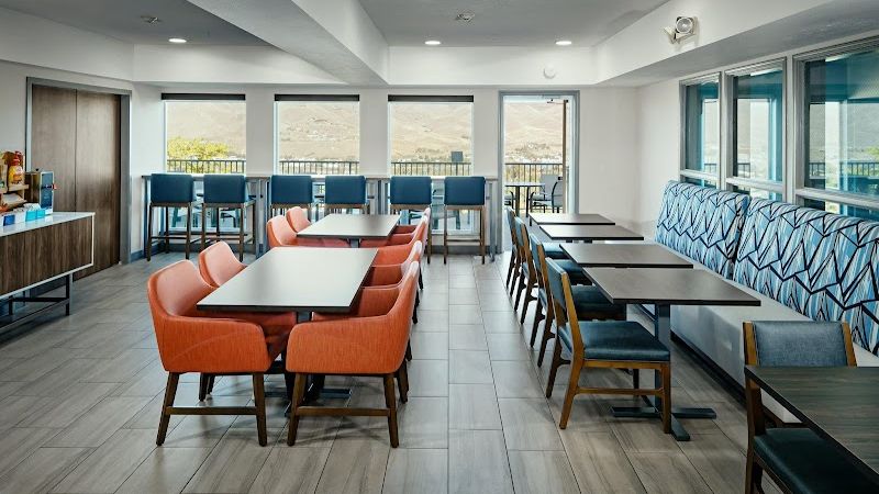 Photo of Holiday Inn Express Lewiston, an IHG Hotel - Complimentary breakfast