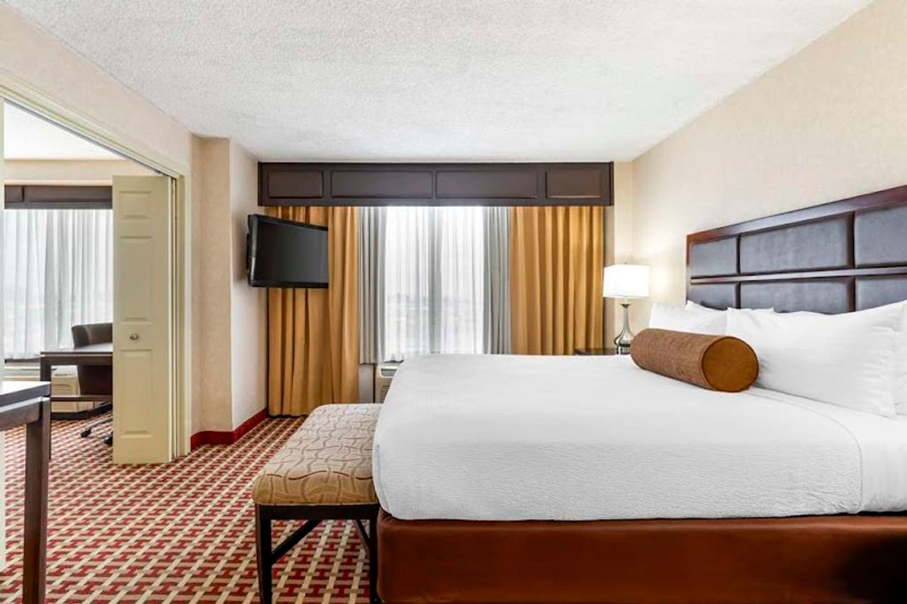 Photo of Best Western Plus Grosvenor Airport Hotel