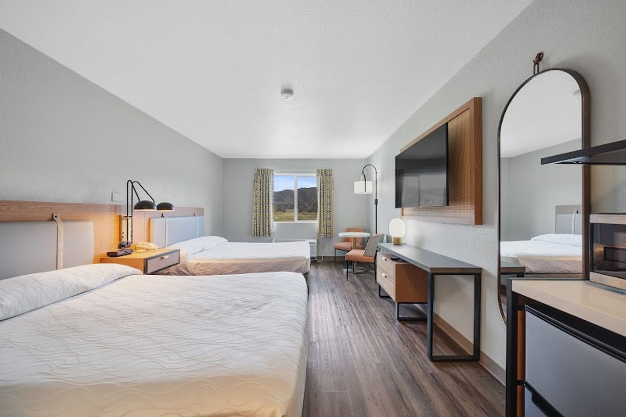 Photo of Garibaldi Inn at the Bay