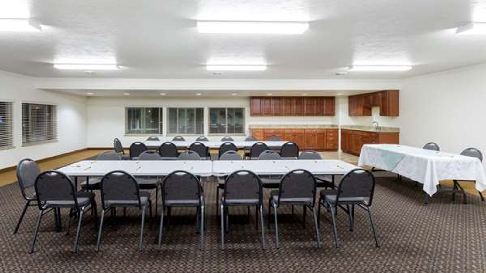 Photo of Super 8 by Wyndham Montpelier