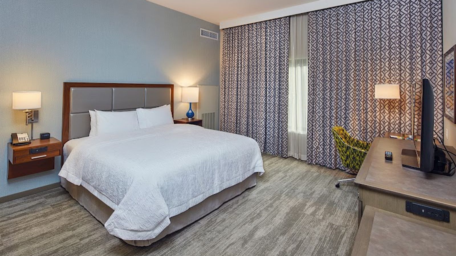 Photo of Hampton Inn & Suites Sacramento at CSUS