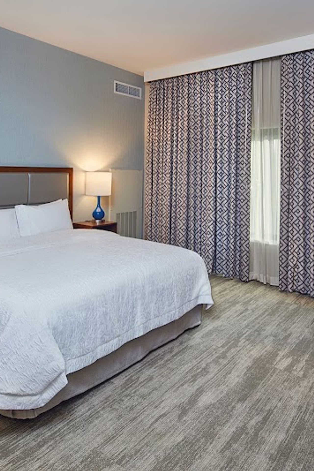 Photo of Hampton Inn & Suites Sacramento at CSUS
