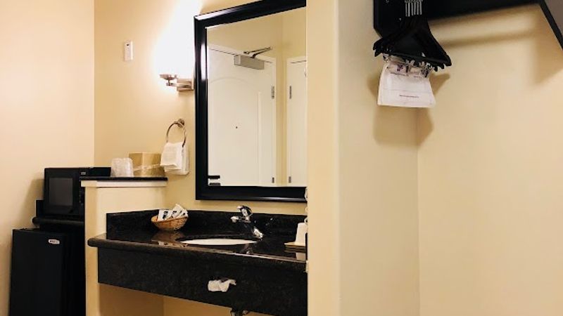 Photo of Gateway Inn & Suites San Francisco (SFO) Airport