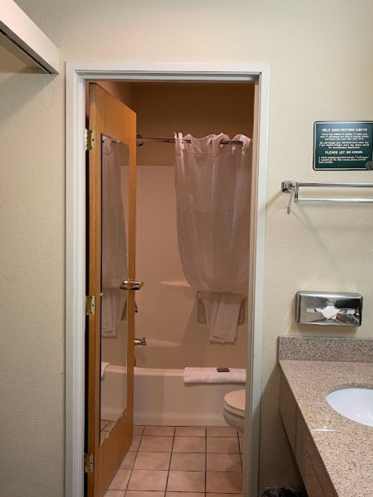 Photo of Country Inn & Suites by Radisson, Bend, OR