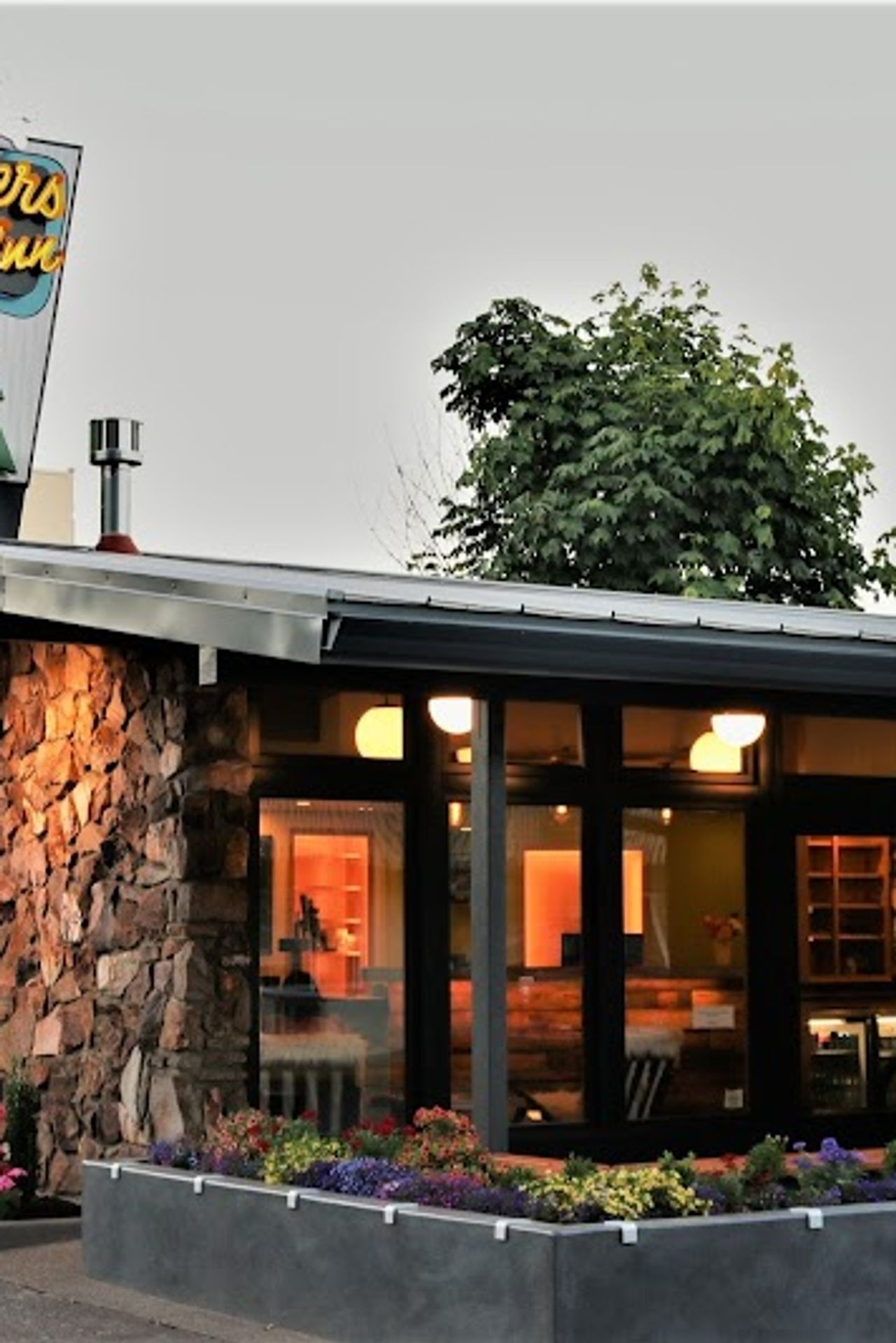 Photo of Timbers Inn - Exterior