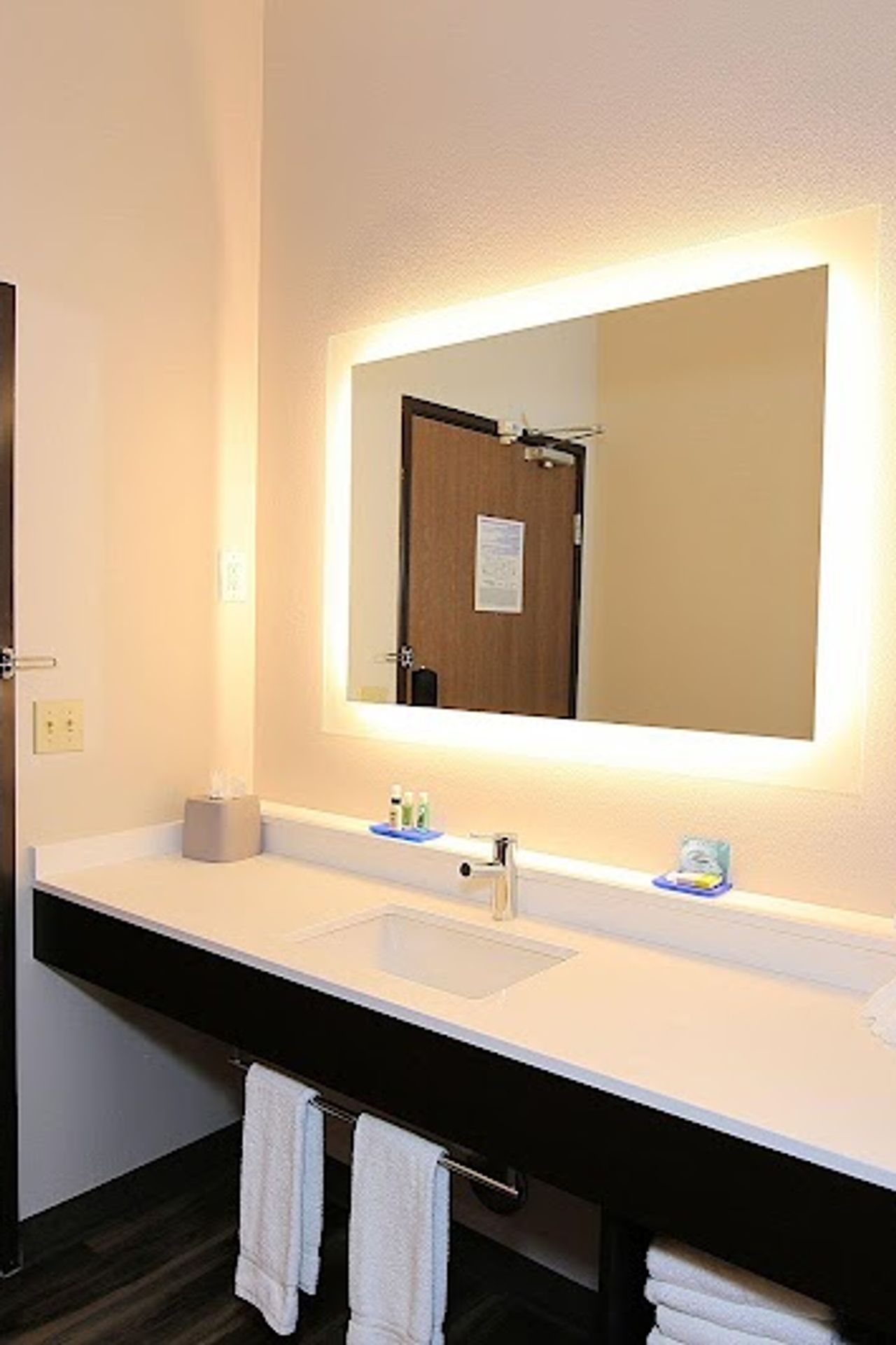 Photo of Holiday Inn Express & Suites Ashland, an IHG Hotel