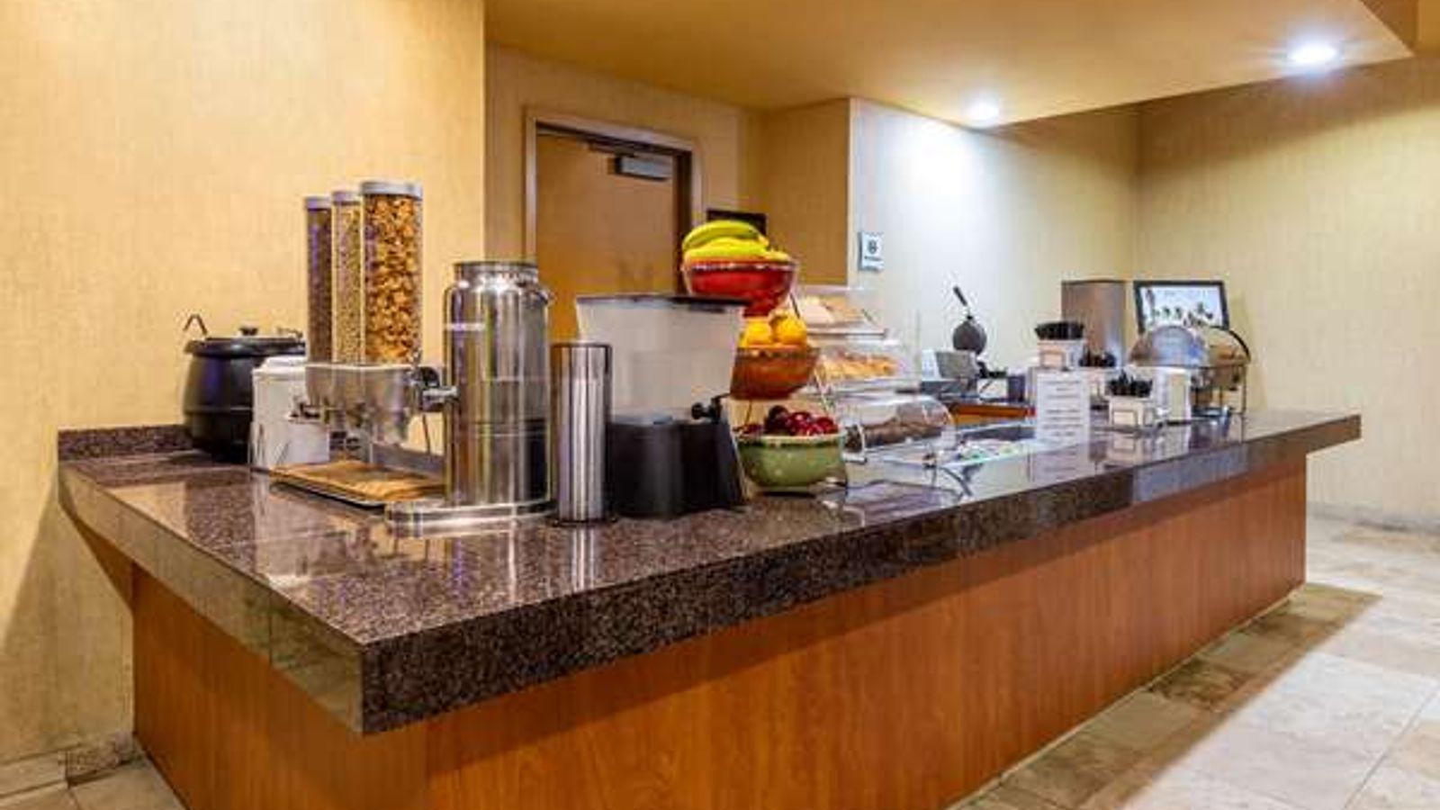 Photo of La Quinta Inn & Suites by Wyndham Vancouver