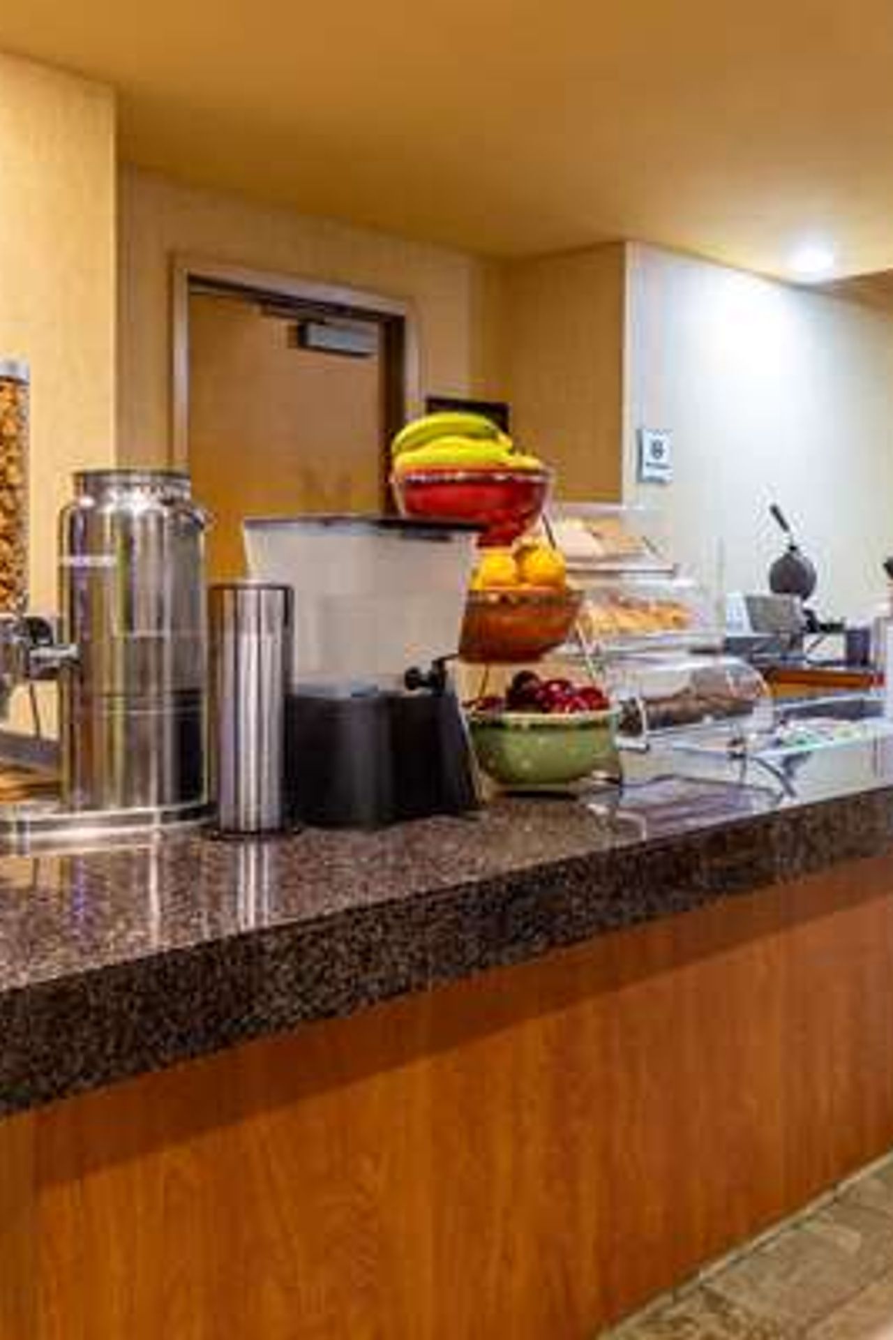 Photo of La Quinta Inn & Suites by Wyndham Vancouver