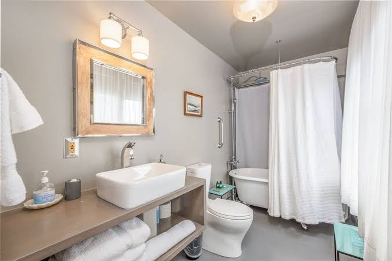 Photo of Nantucket Whale Inn, Half Moon Bay Hotel