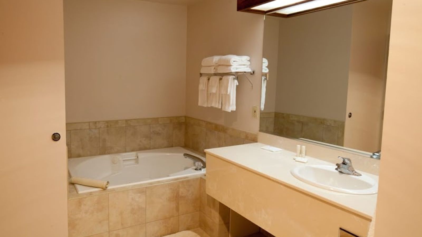 Photo of Benny's Colville Inn