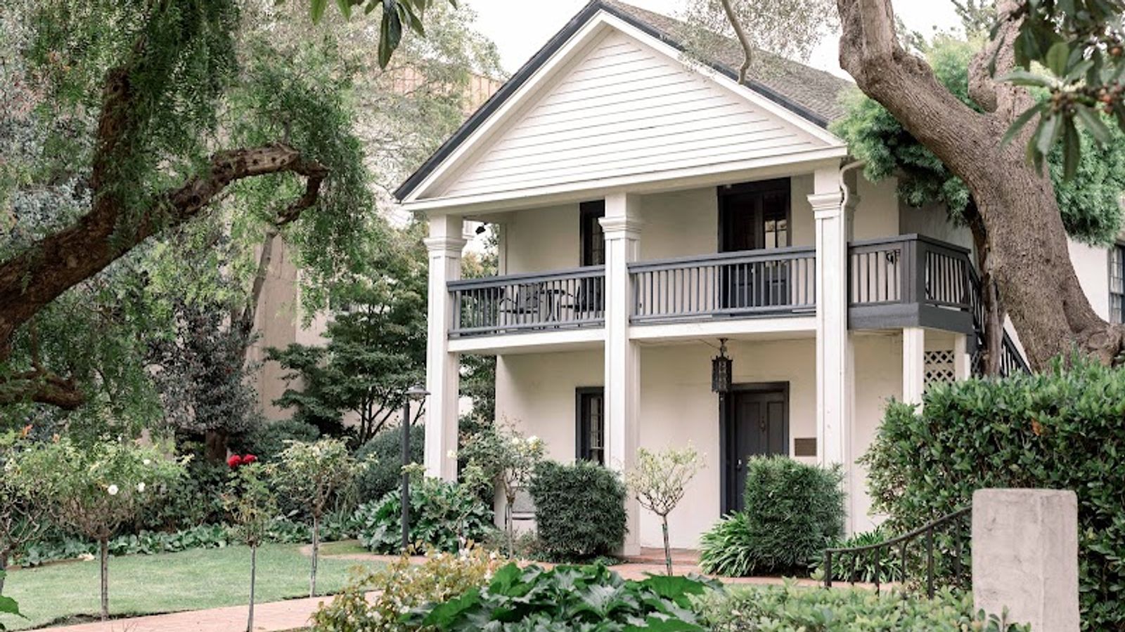 Photo of Merritt House Hotel - Exterior