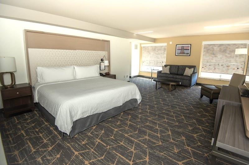 Photo of Holiday Inn & Suites Oakland - Airport, an IHG Hotel