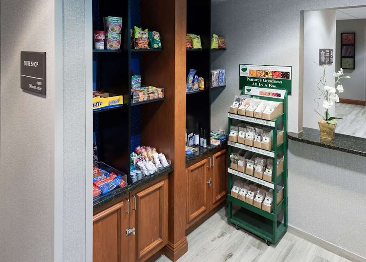 Photo of Hampton Inn & Suites Tulare