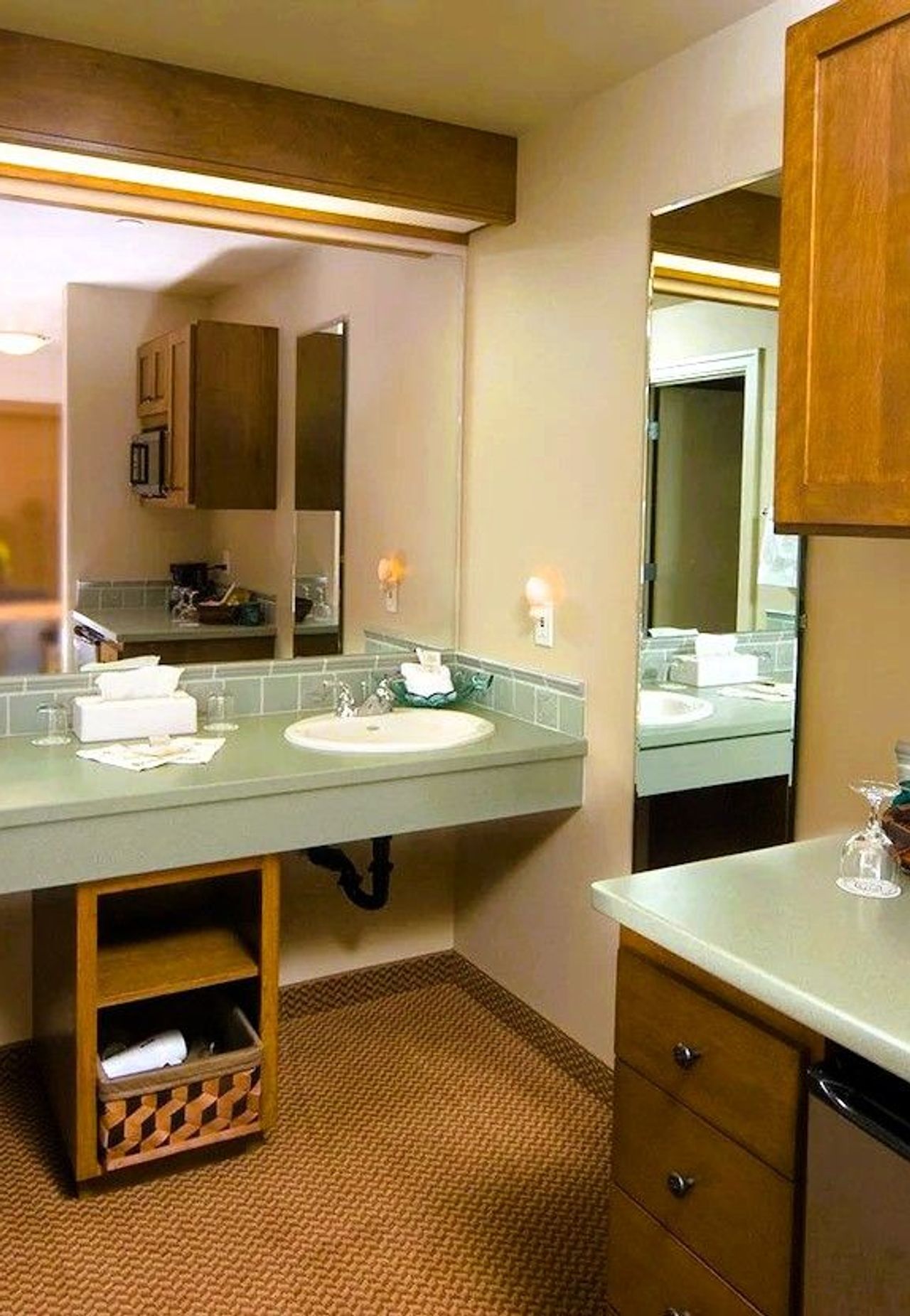 Photo of Overleaf Lodge - Bathroom