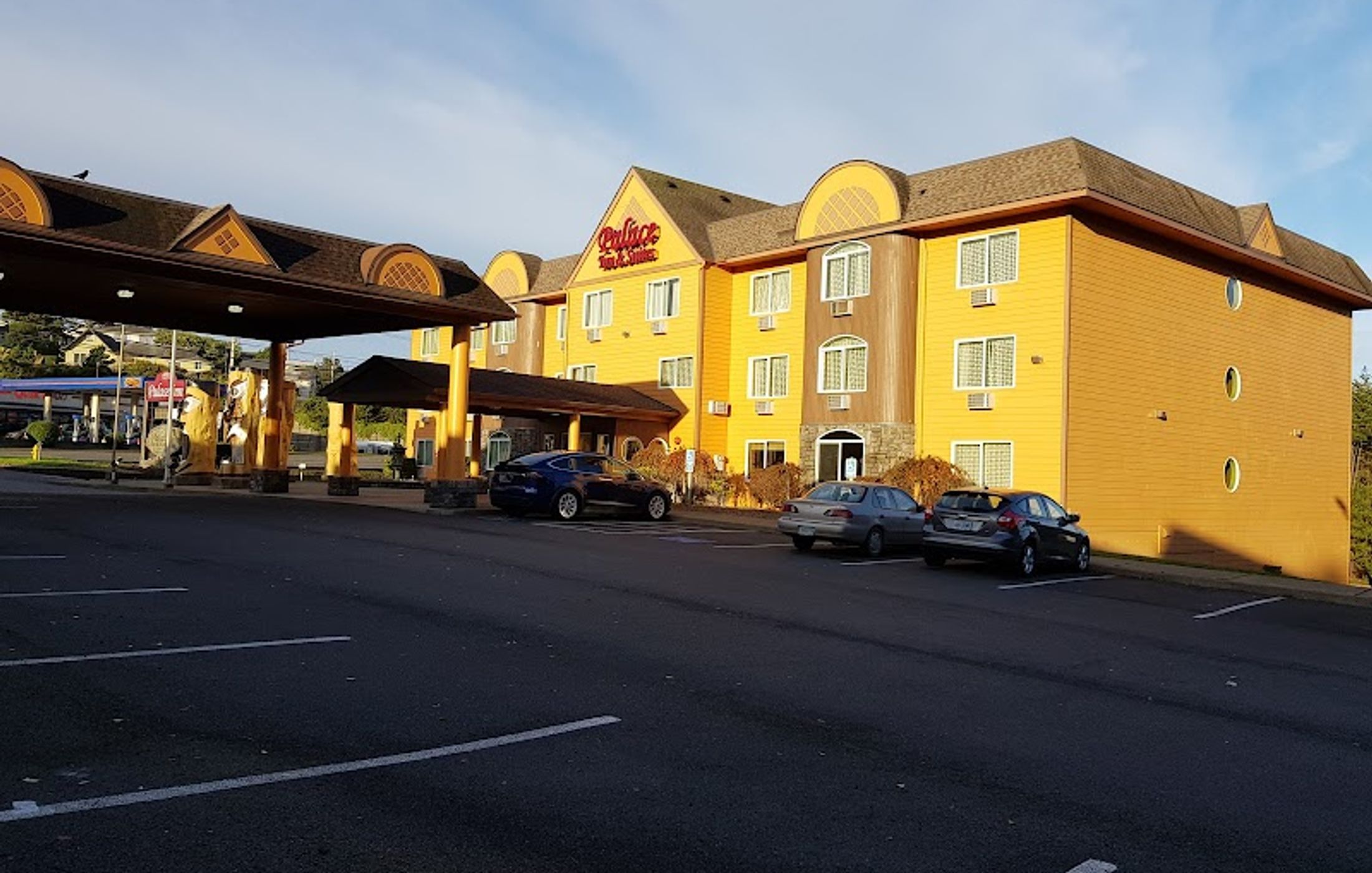 Palace Inn & Suites