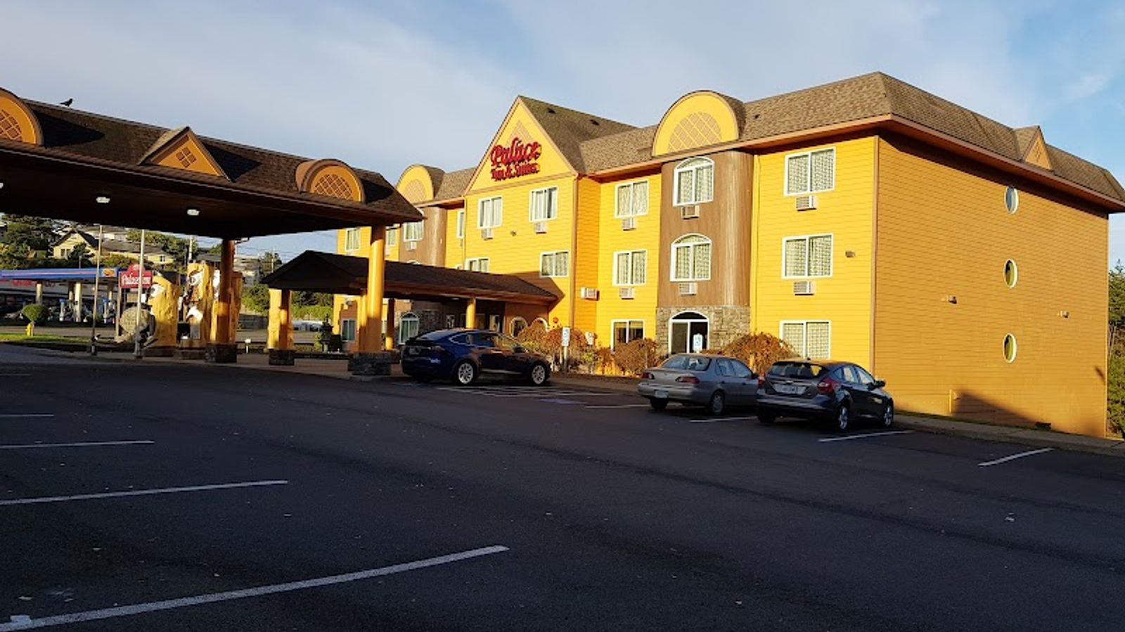 Palace Inn & Suites