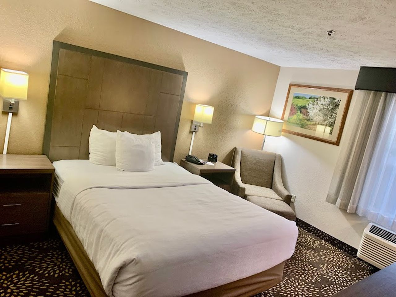 Photo of Wenatchee Inn & Suites