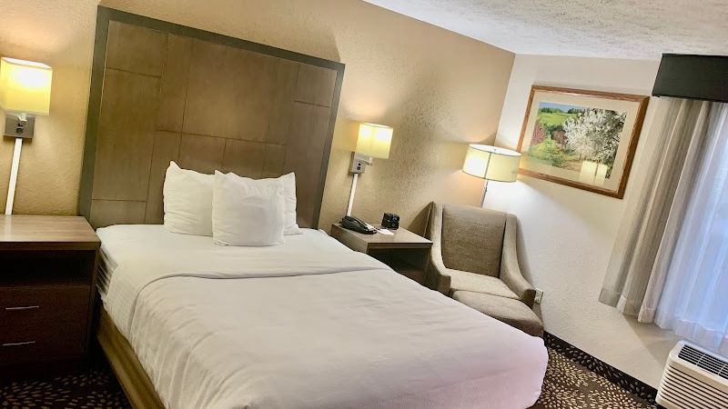 Photo of Wenatchee Inn & Suites