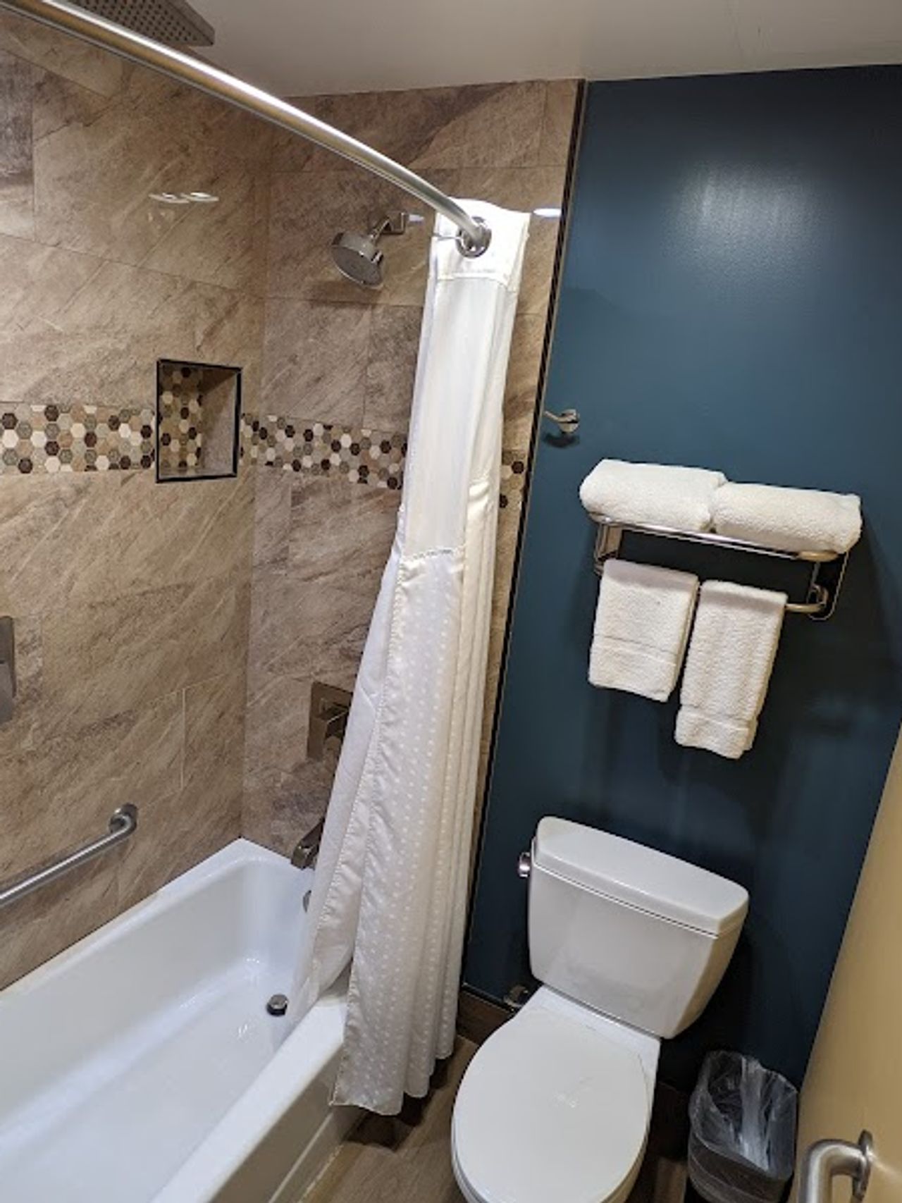 Photo of Hotel Vinea, a Travelodge by Wyndham