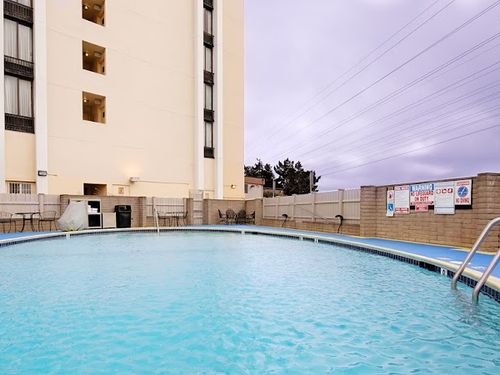 Photo of Best Western Plus Grosvenor Airport Hotel