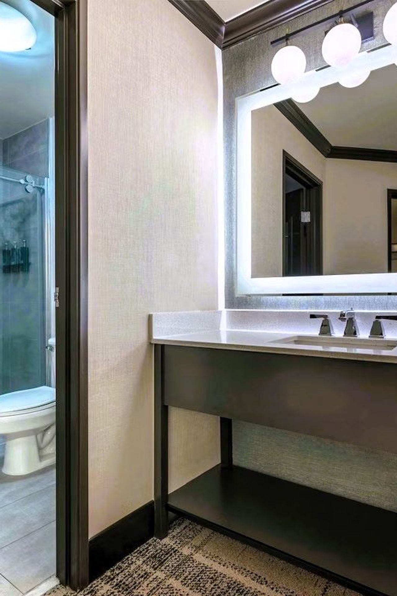 The Newberry Hotel Bend, Tapestry Collection by Hilton - Bathroom
