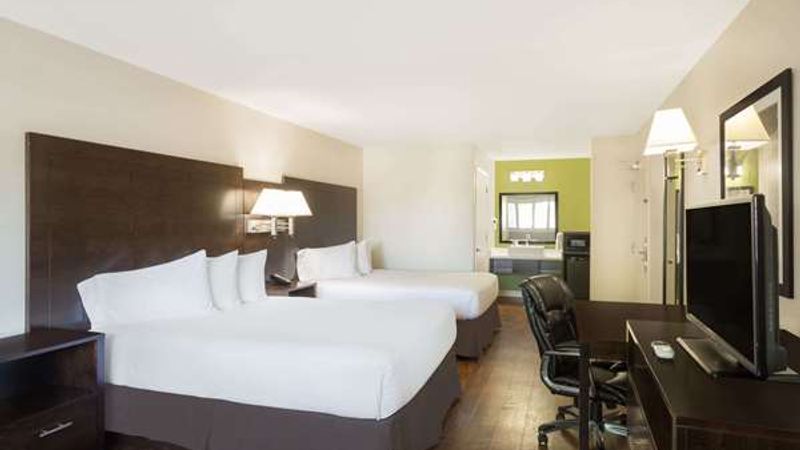 Photo of Baymont by Wyndham Modesto Salida