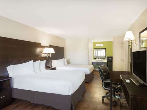 Photo of Baymont by Wyndham Modesto Salida