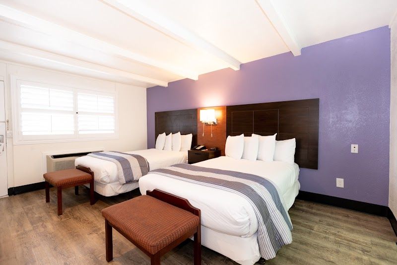 Photo of Carmel Hill Lodge Monterey - Double Queen room