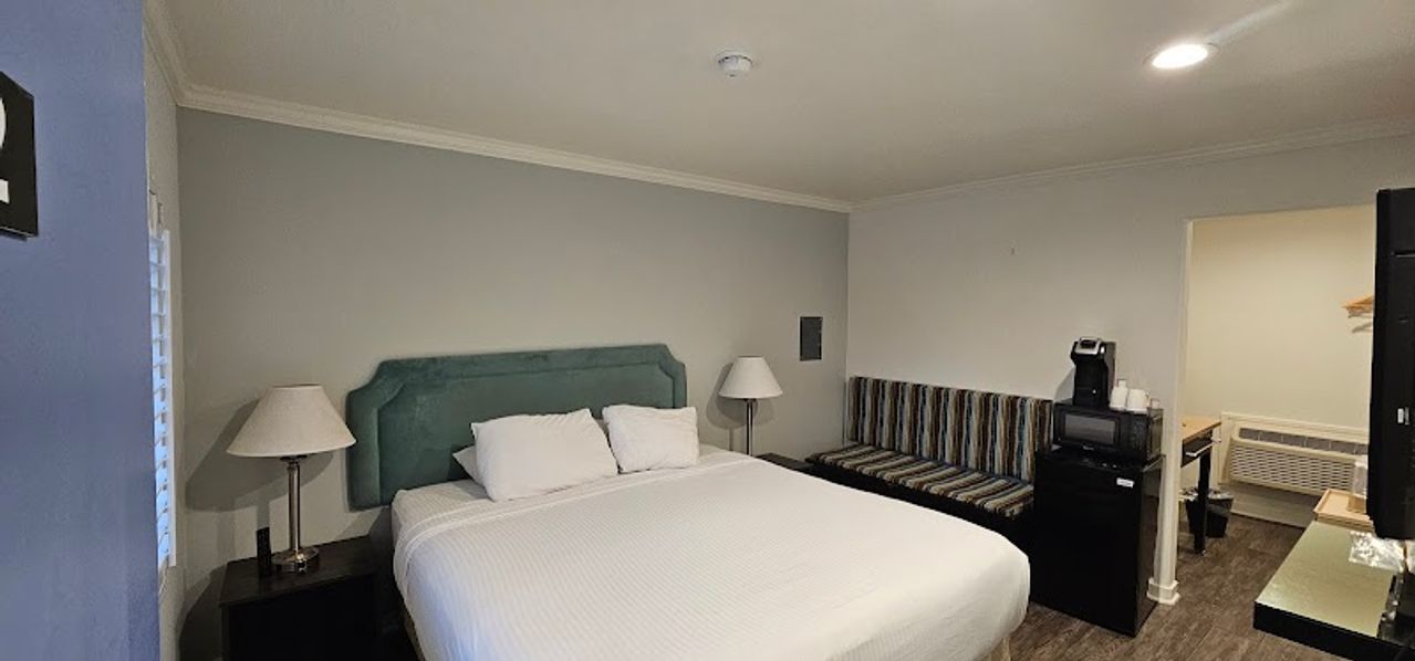 Photo of Bay Front Inn Hotel