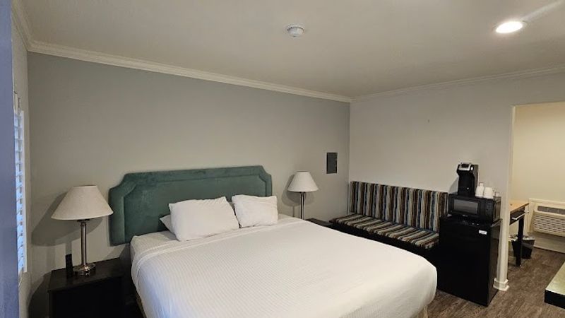 Photo of Bay Front Inn Hotel