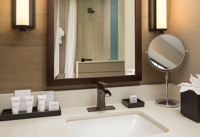 Photo of Wave Street Inn - Bathroom, Vanity mirror
