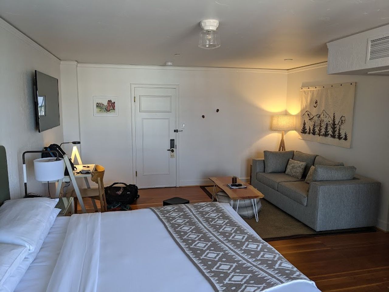 Photo of SCP Redmond Hotel