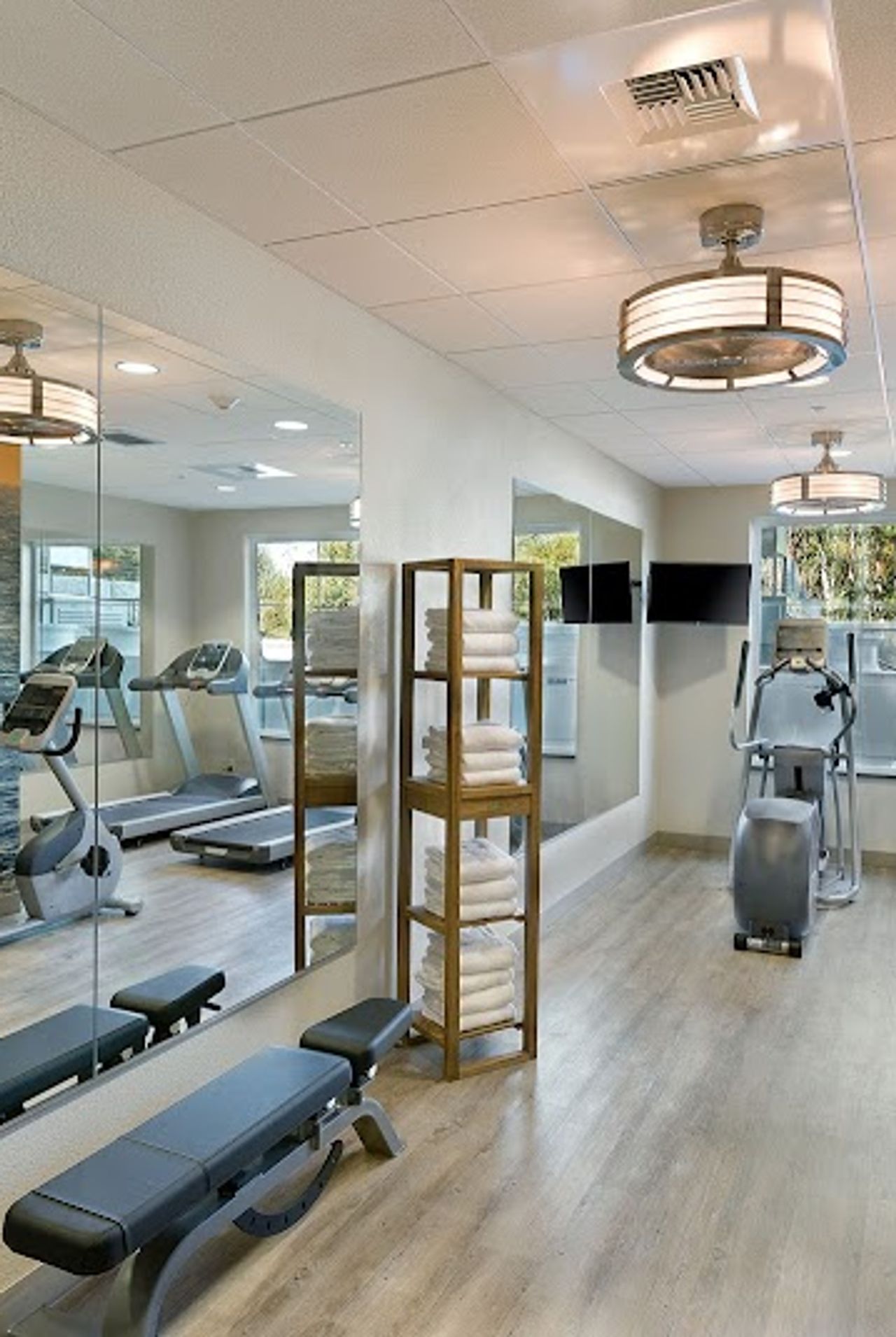 Photo of Oxford Suites Bellingham