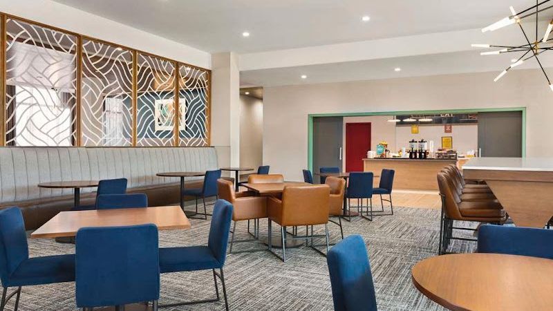 Photo of Hampton Inn & Suites San Mateo-San Francisco Airport