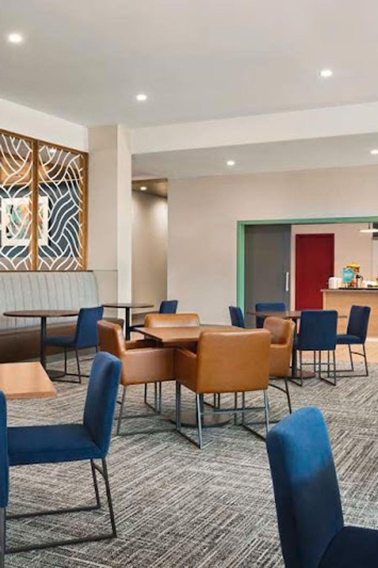 Photo of Hampton Inn & Suites San Mateo-San Francisco Airport