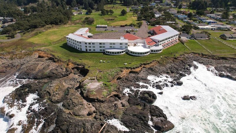 Adobe Resort, Yachats