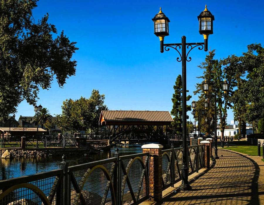 Central Park at Mill Creek, Bakersfield, California, USA