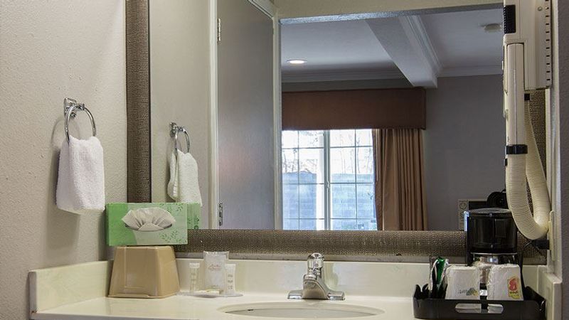 Photo of Super 8 by Wyndham Mountain View