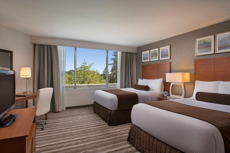 Photo of Crowne Plaza Portland-Lake Oswego, an IHG Hotel