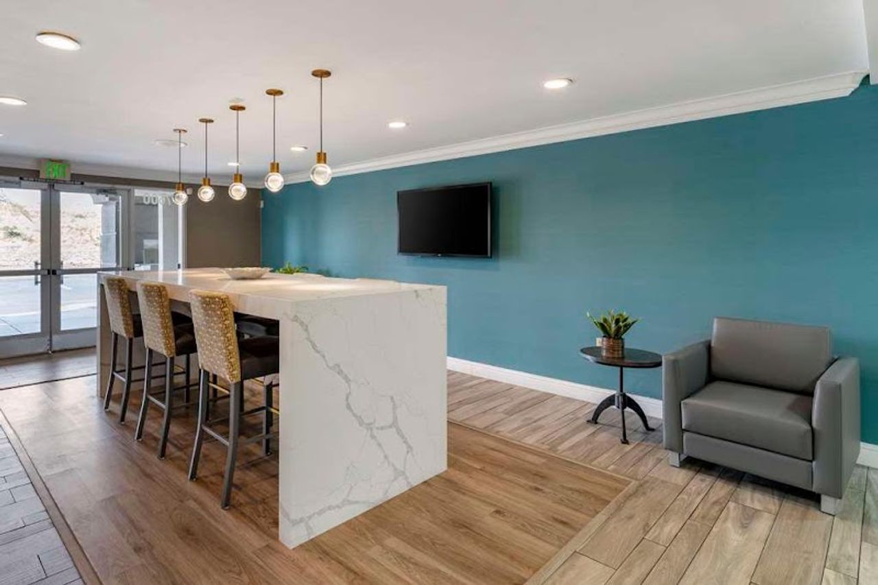 Photo of Best Western Plus Vineyard Inn