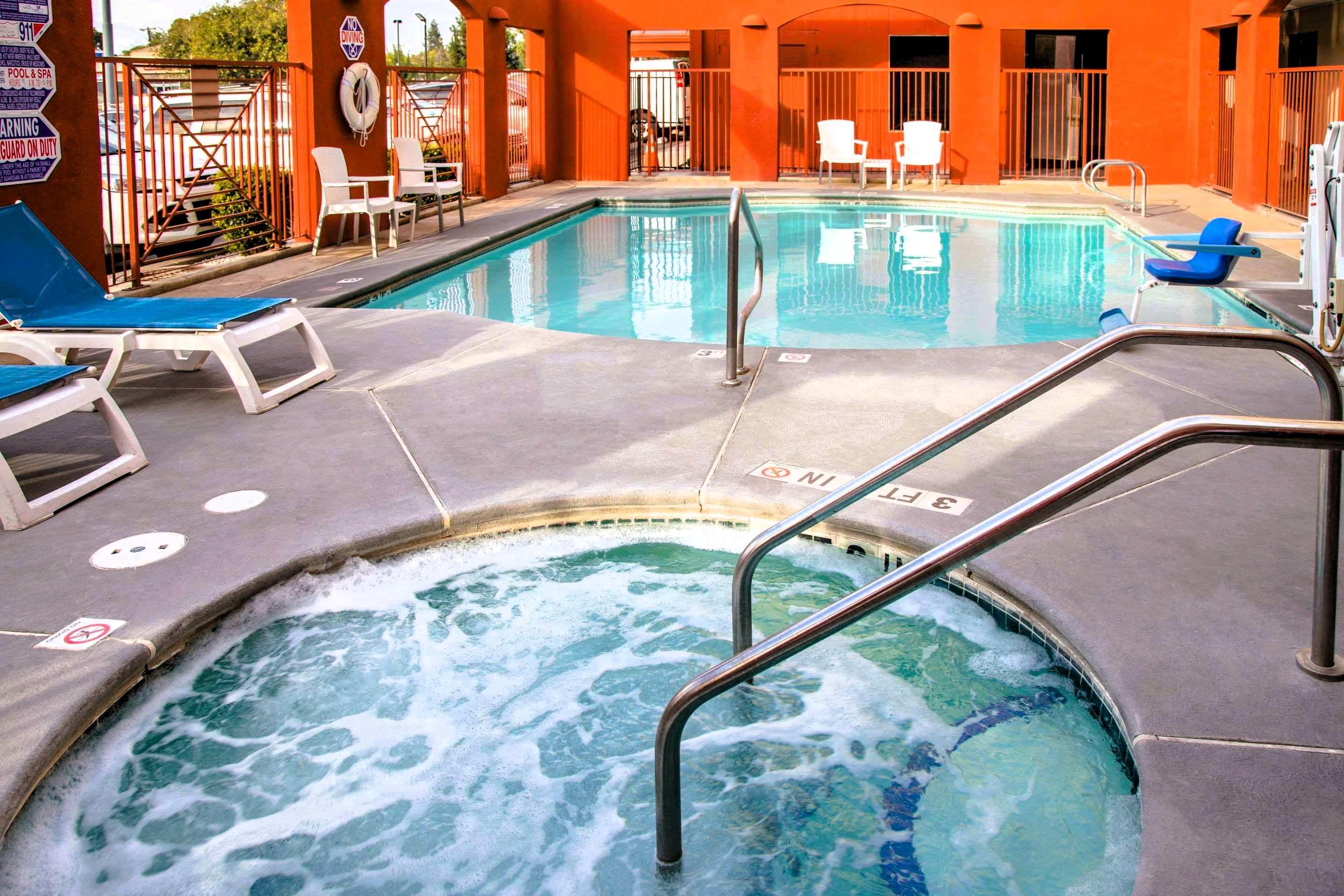 Quality Inn Merced Gateway to Yosemite - Outdoor Pool, Whirlpool Hot Tub