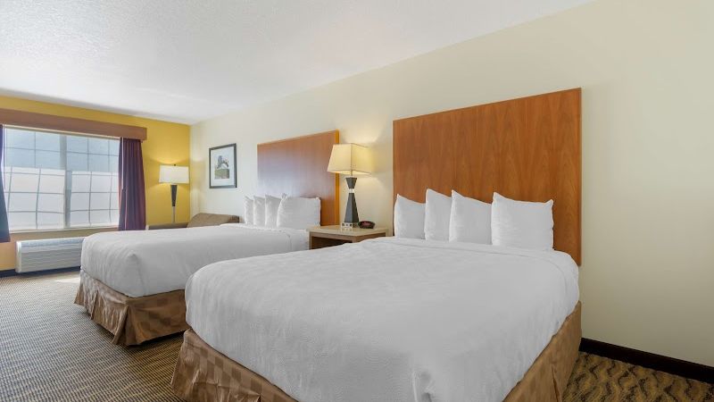 Photo of Best Western Plus Park Place Inn & Suites
