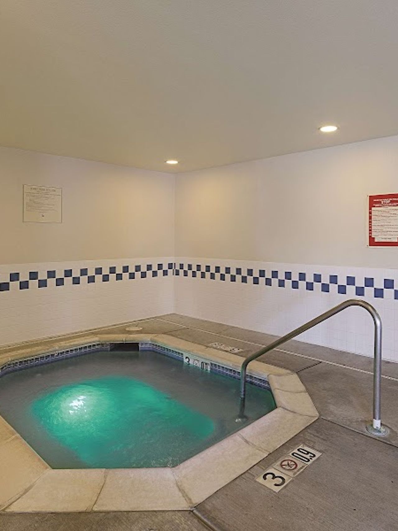 Photo of La Quinta Inn & Suites by Wyndham Central Point - Medford