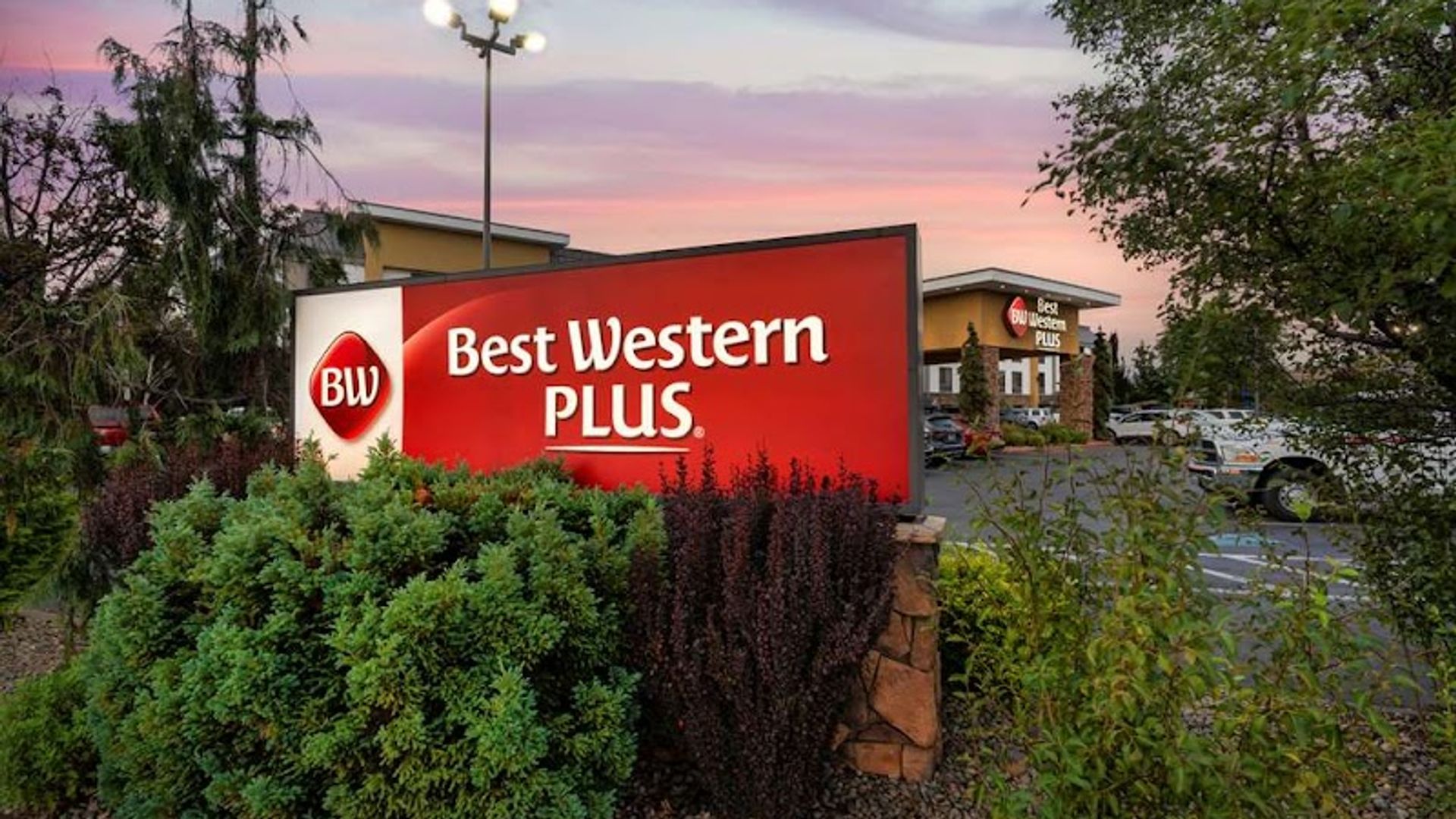 Best Western Plus Olympic Inn