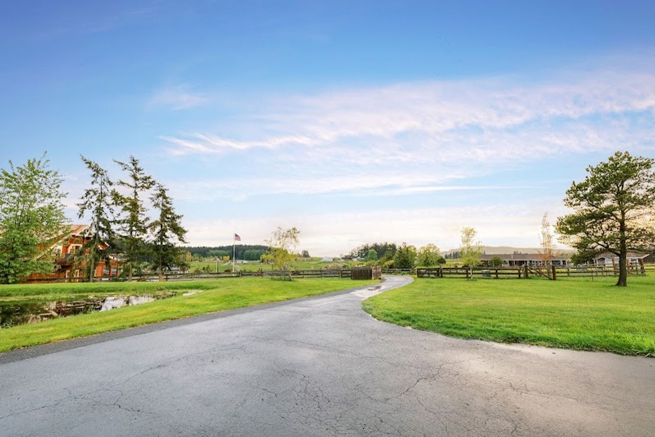 Photo of Trumpeter Inn Bed & Breakfast