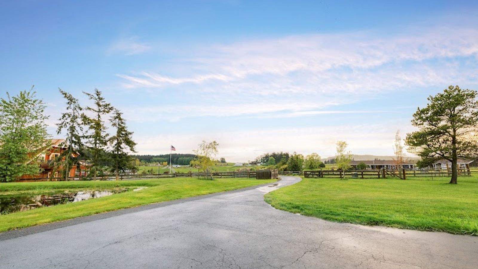 Photo of Trumpeter Inn Bed & Breakfast