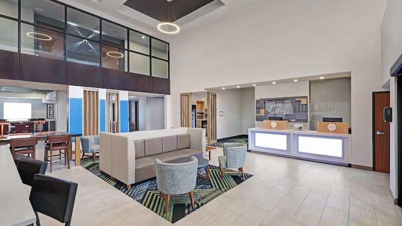 Photo of Holiday Inn Express & Suites Newport, an IHG Hotel - Lobby, Reception