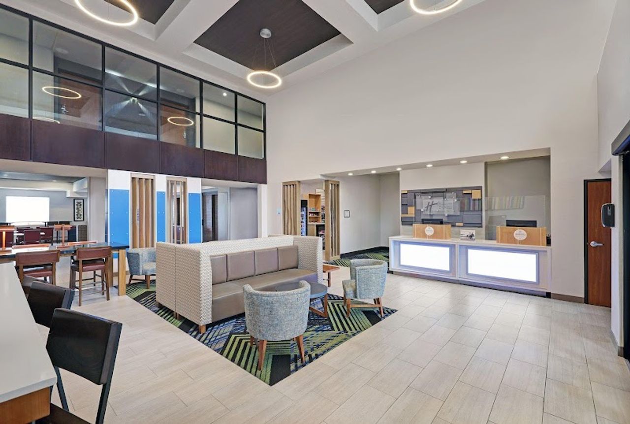 Photo of Holiday Inn Express & Suites Newport, an IHG Hotel - Lobby, Reception