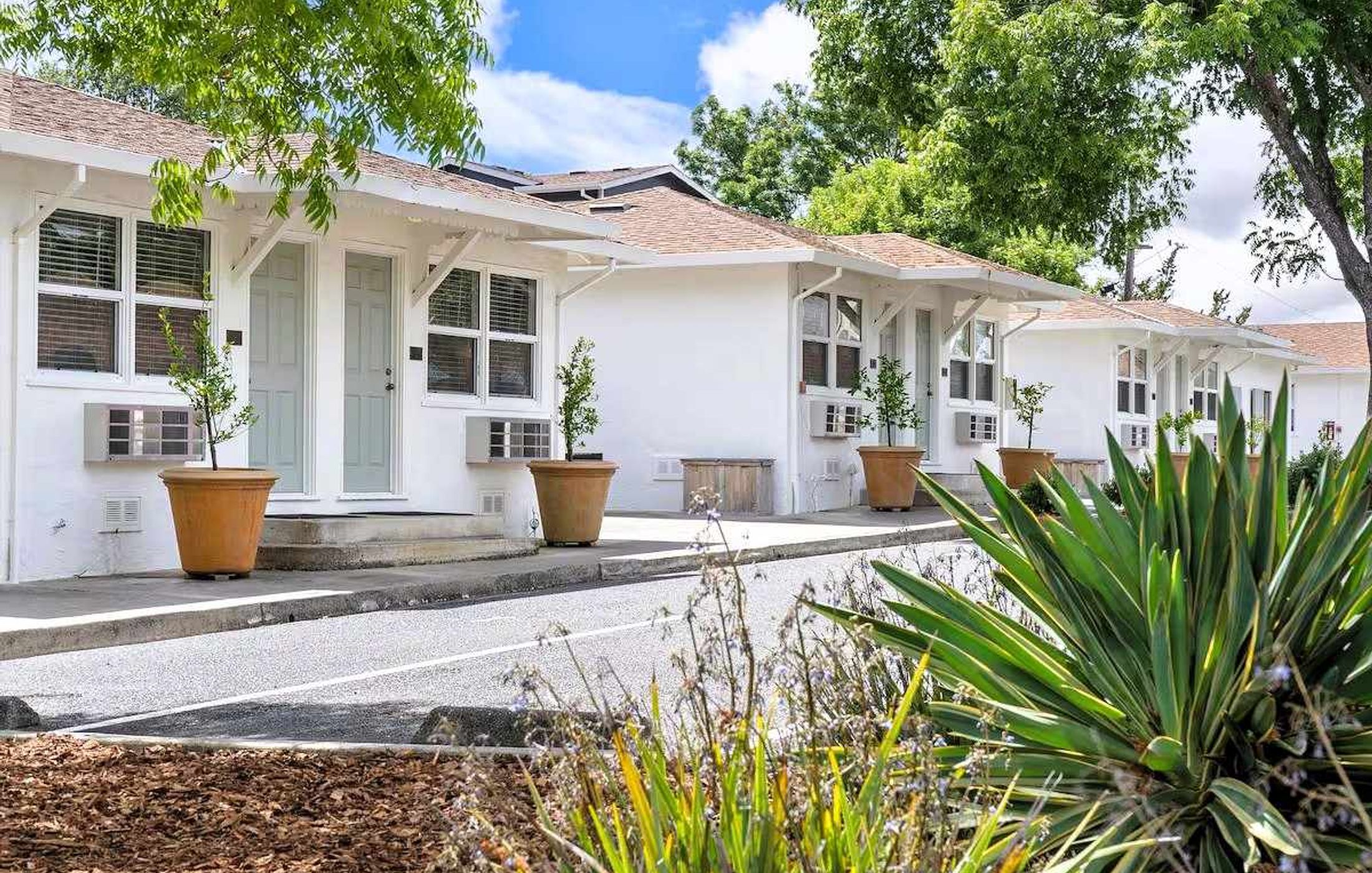 Carlin's Cottage Court